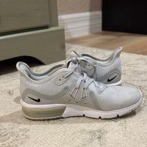 Nike air max Light Gray Mesh Sneakers
